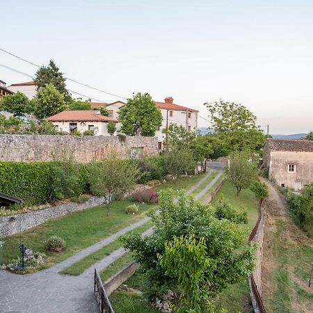Apartma Oddih Dutovlje المظهر الخارجي الصورة