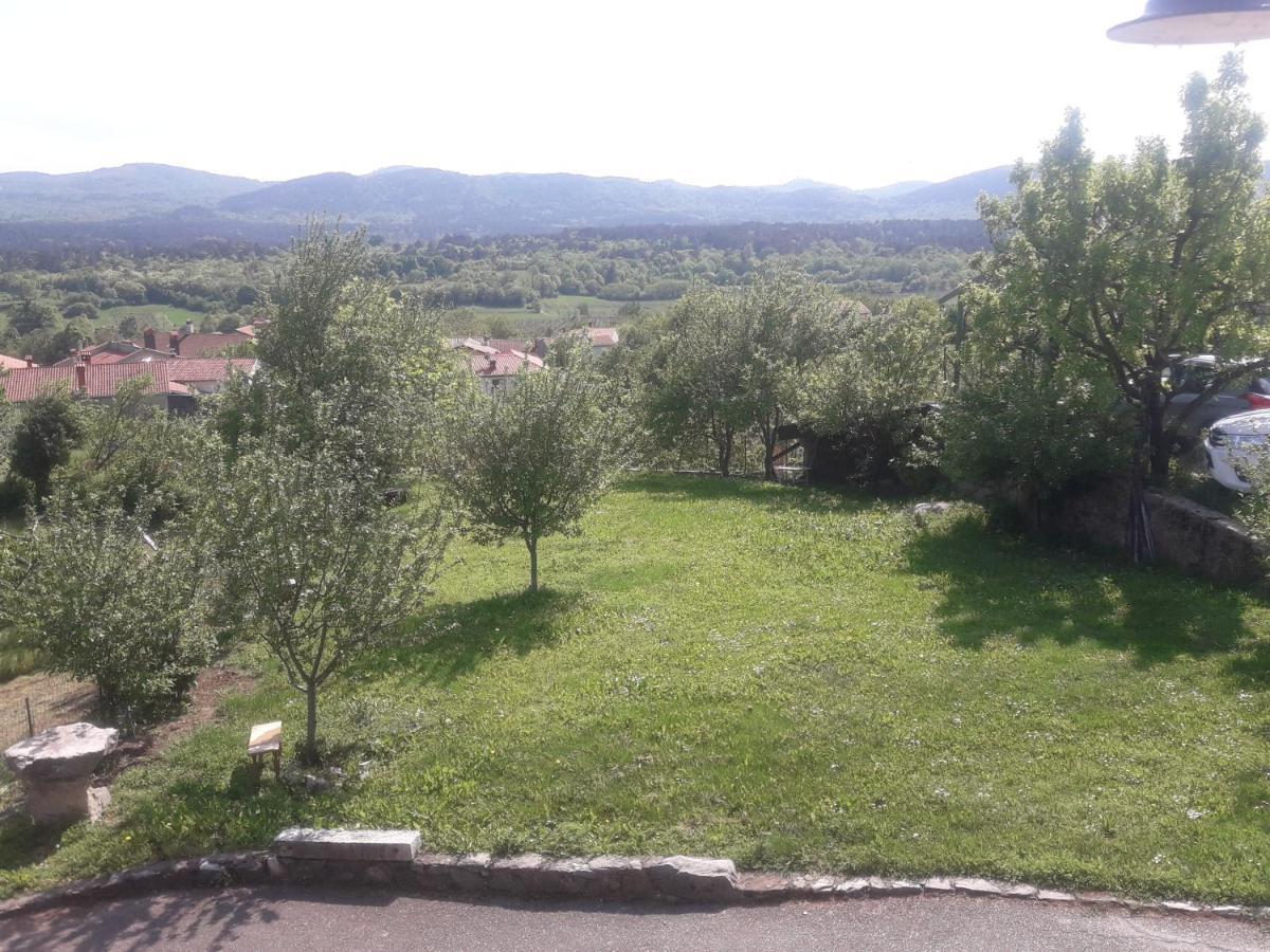 Apartma Oddih Dutovlje المظهر الخارجي الصورة