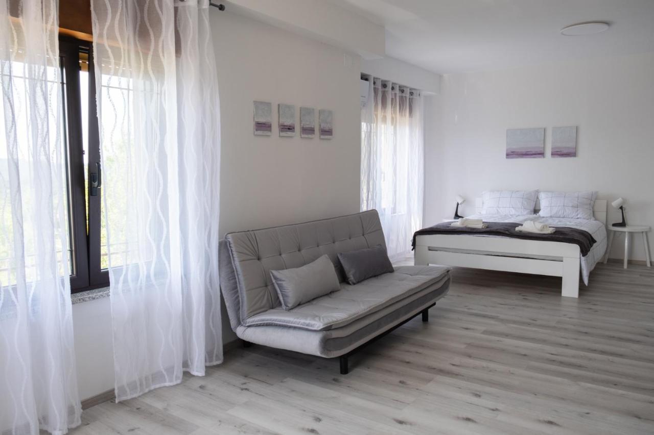Apartma Oddih Dutovlje المظهر الخارجي الصورة