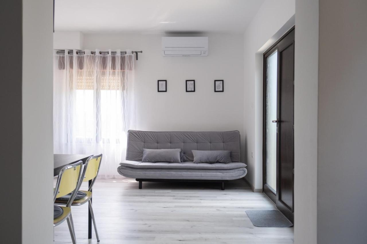 Apartma Oddih Dutovlje المظهر الخارجي الصورة